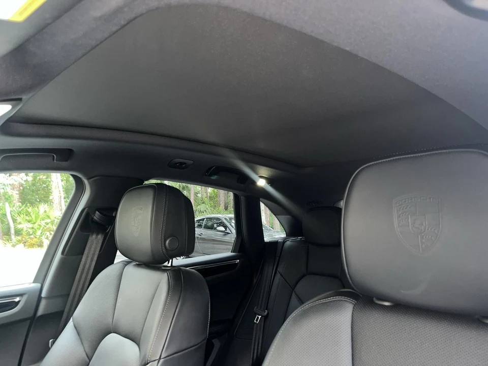 2025 Porsche Macan - Image 22 of 31