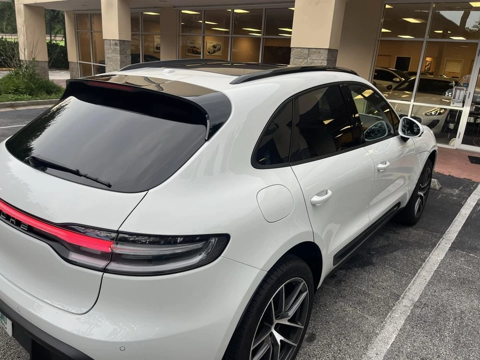 2025 Porsche Macan - Image 5 of 31