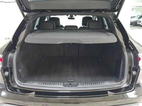 2025 Porsche Macan Electric - Image 13 of 19