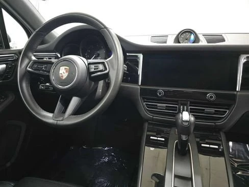 2025 Porsche Macan Electric - Image 10 of 19