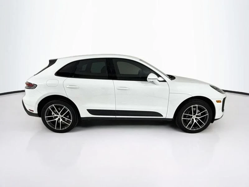 2025 Porsche Macan - Image 8 of 20