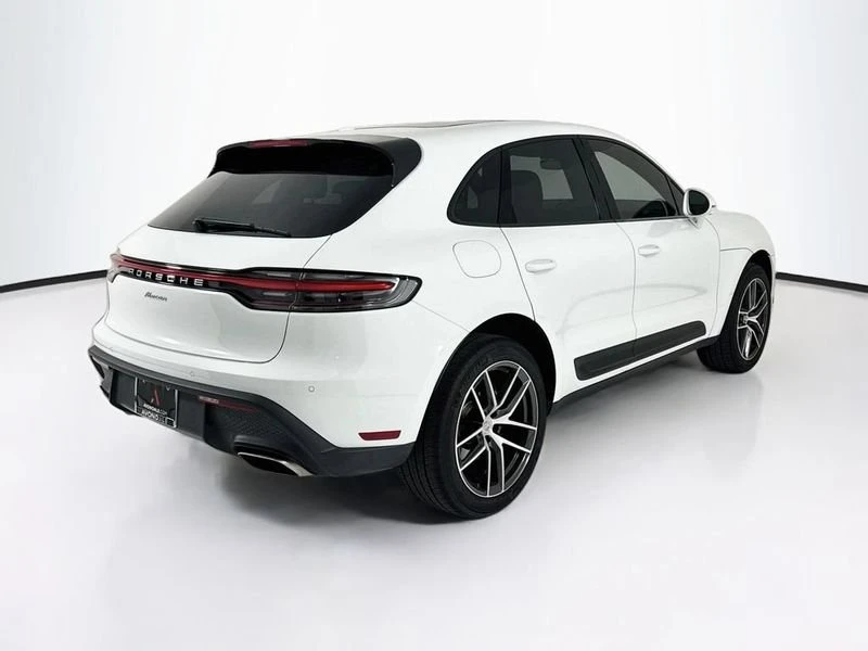 2025 Porsche Macan - Image 9 of 20