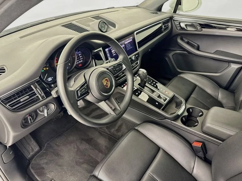 2025 Porsche Macan - Image 4 of 20
