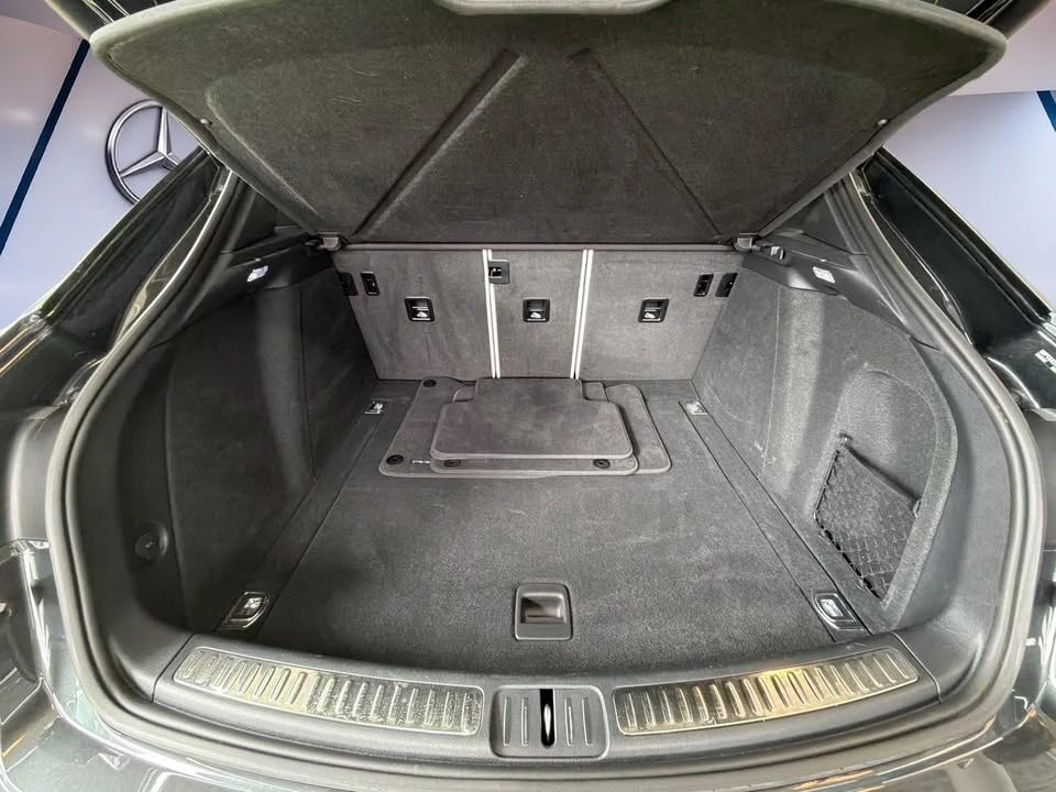 2025 Porsche Macan Electric - Image 7 of 20