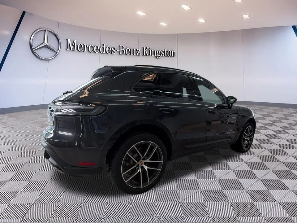 2025 Porsche Macan Electric - Image 5 of 20