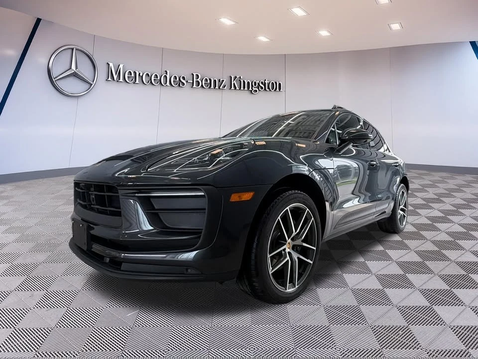 2025 Porsche Macan Electric - Image 10 of 20