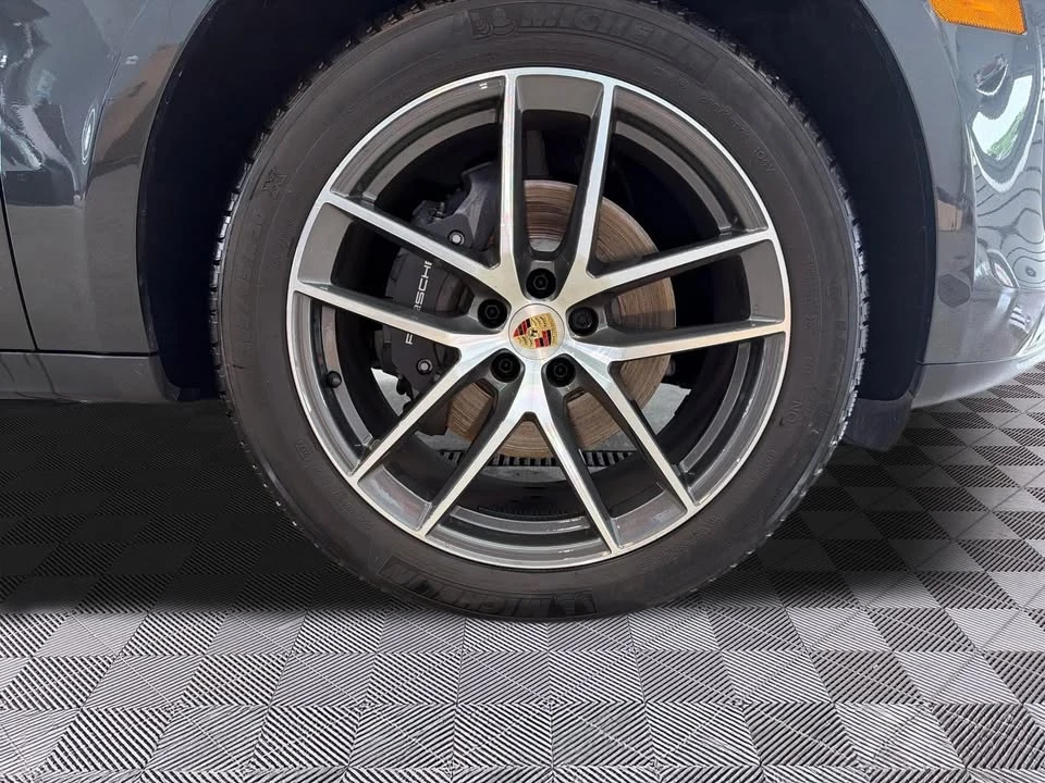 2025 Porsche Macan Electric - Image 3 of 20