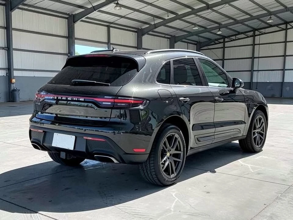 2025 Porsche Macan - Image 3 of 20