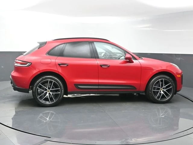 2025 Porsche Macan - Image 8 of 20