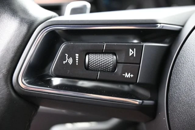 2025 Porsche Macan - Image 20 of 20