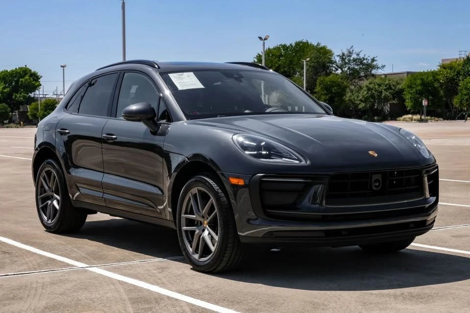 2025 Porsche Macan - Image 7 of 7
