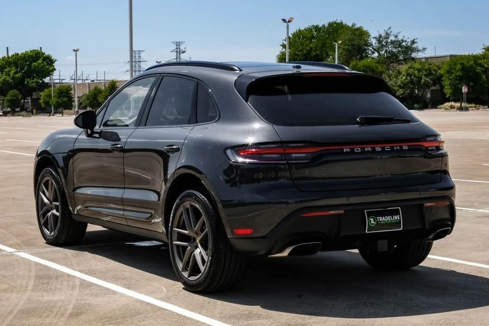 2025 Porsche Macan - Image 10 of 15