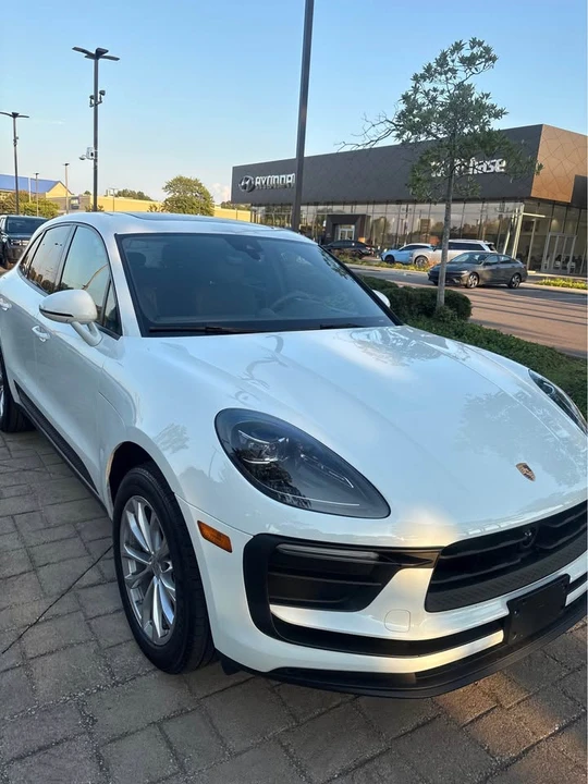 2025 Porsche Macan - Image 3 of 7