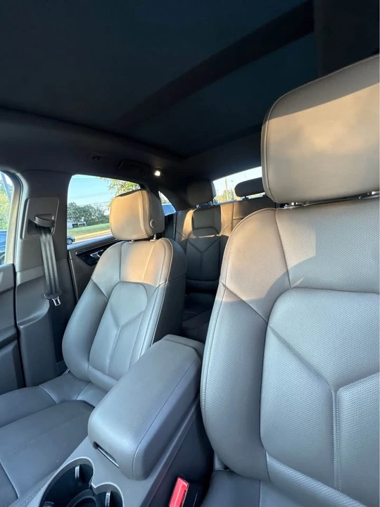 2025 Porsche Macan - Image 7 of 7