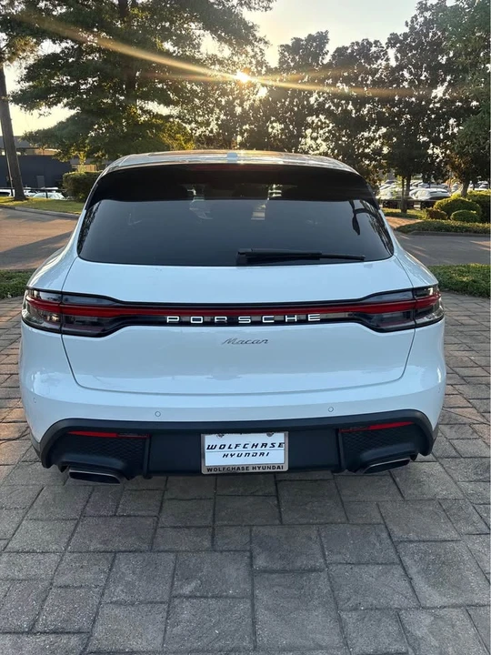 2025 Porsche Macan - Image 5 of 7