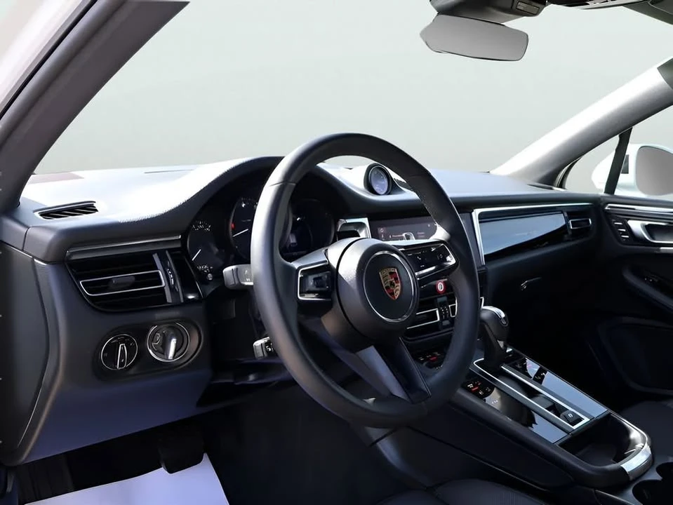2025 Porsche Macan - Image 4 of 20
