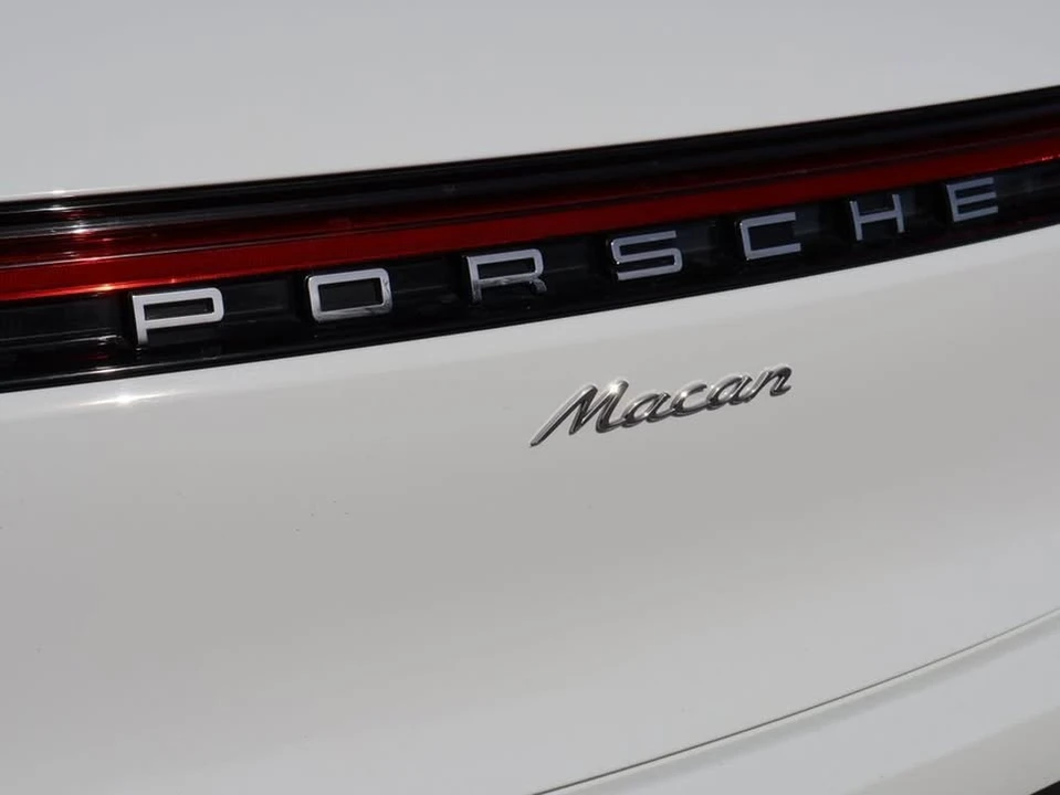 2025 Porsche Macan - Image 6 of 20