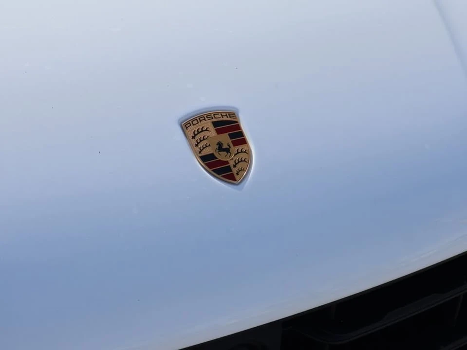 2025 Porsche Macan - Image 13 of 20