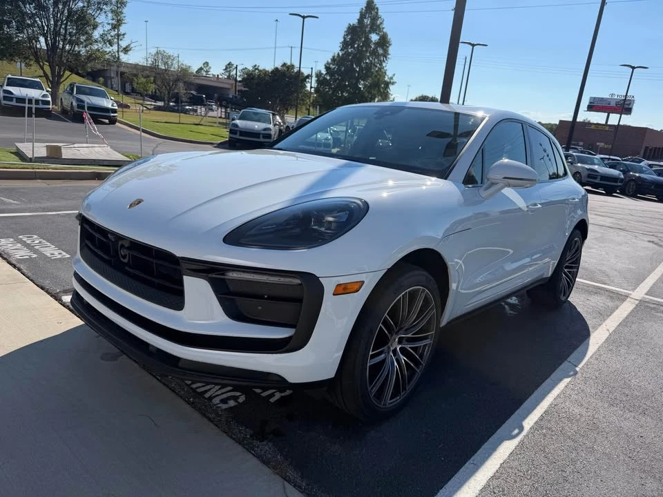 2025 Porsche Macan - Image 2 of 8