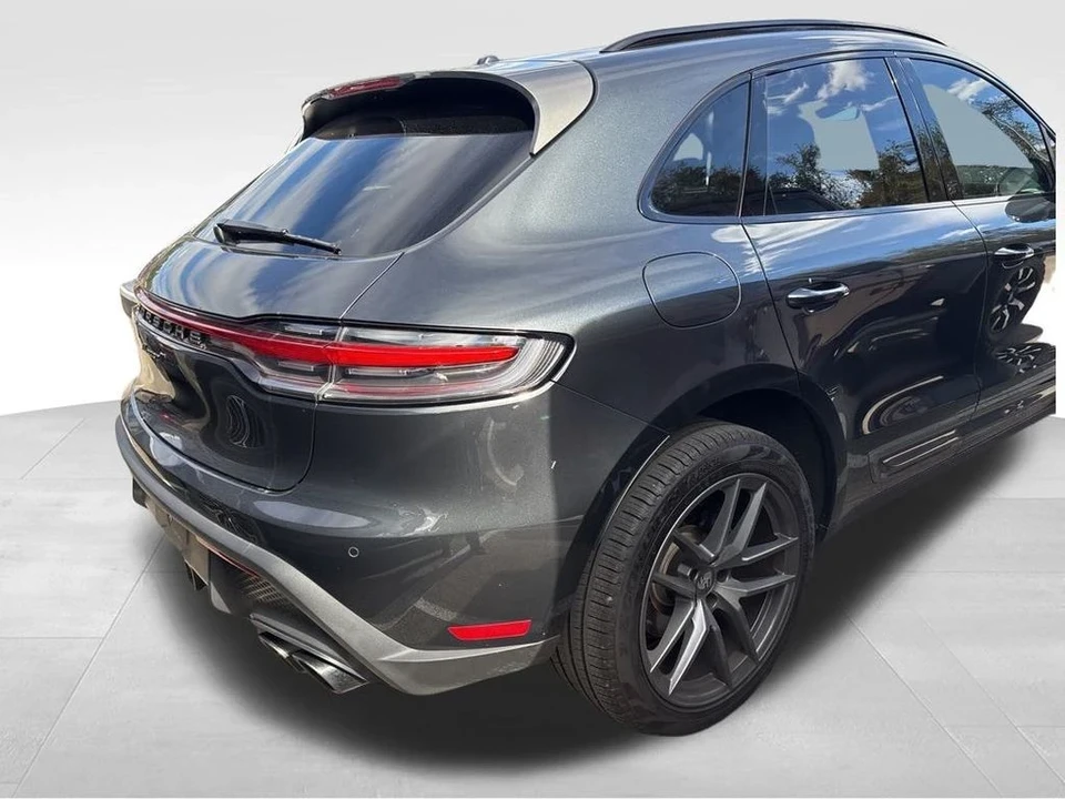 2025 Porsche Macan - Image 11 of 16