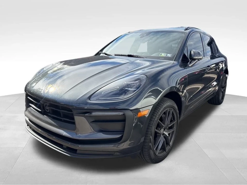 2025 Porsche Macan - Image 7 of 16