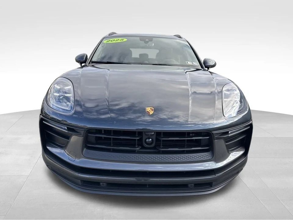 2025 Porsche Macan - Image 8 of 12