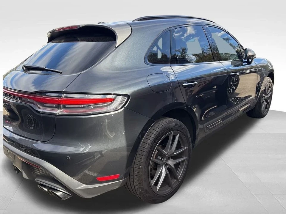 2025 Porsche Macan - Image 12 of 16