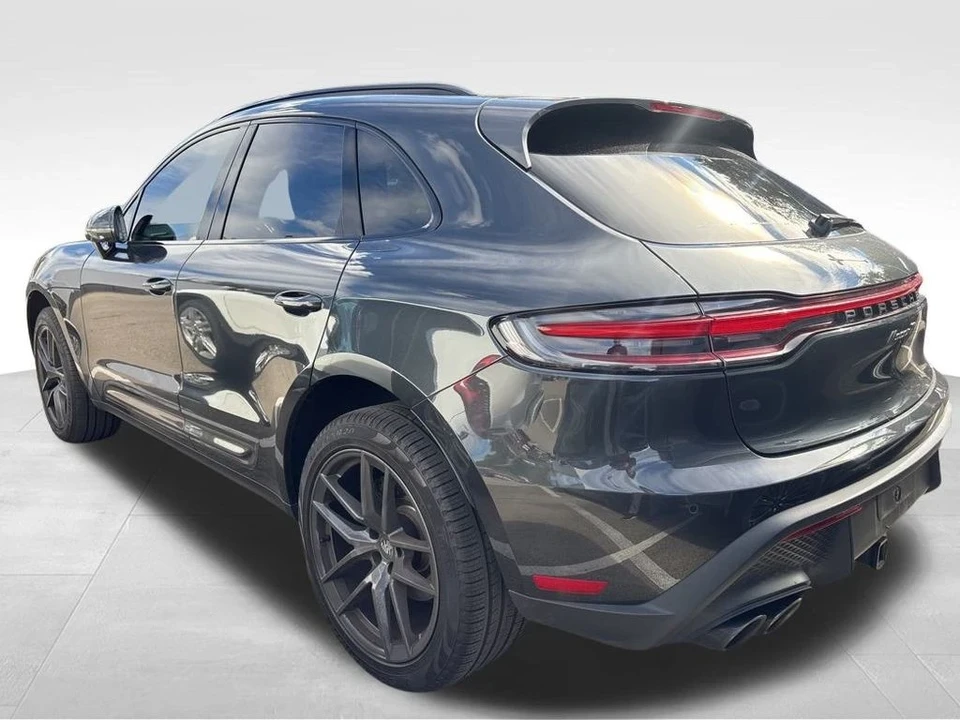 2025 Porsche Macan - Image 16 of 16