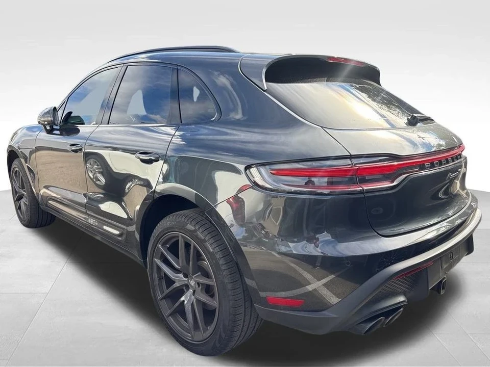 2025 Porsche Macan - Image 15 of 16