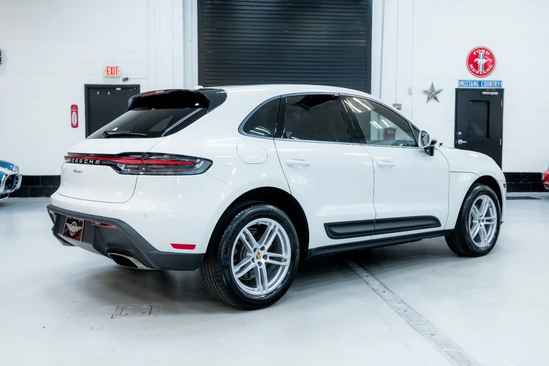 2025 Porsche Macan - Image 8 of 12