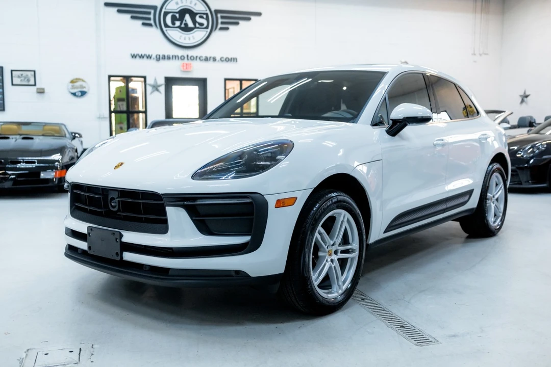 2025 Porsche Macan - Image 4 of 12