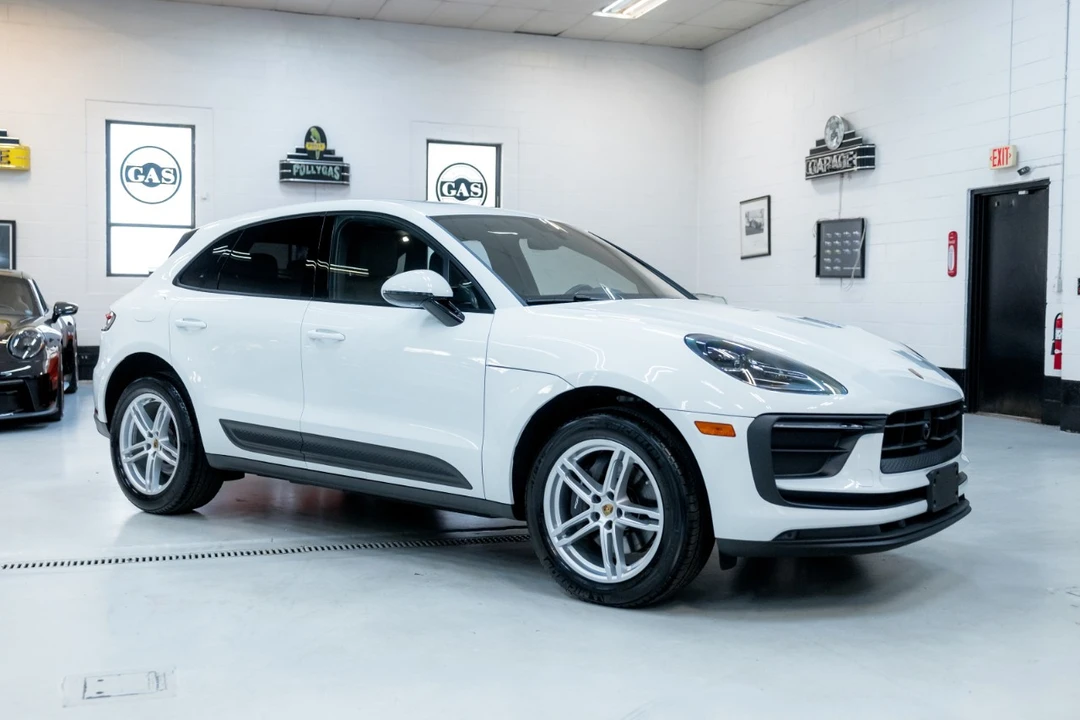 2025 Porsche Macan - Image 6 of 12