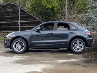 2025 Porsche Macan - Image 2 of 4