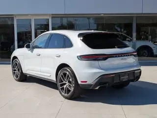 2025 Porsche Macan - Image 3 of 4