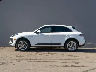 2025 Porsche Macan - Image 2 of 4