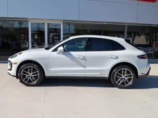 2025 Porsche Macan - Image 2 of 4