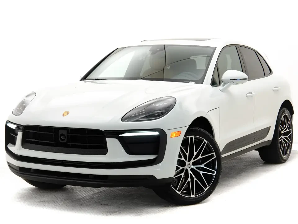 2025 Porsche Macan - Image 2 of 9