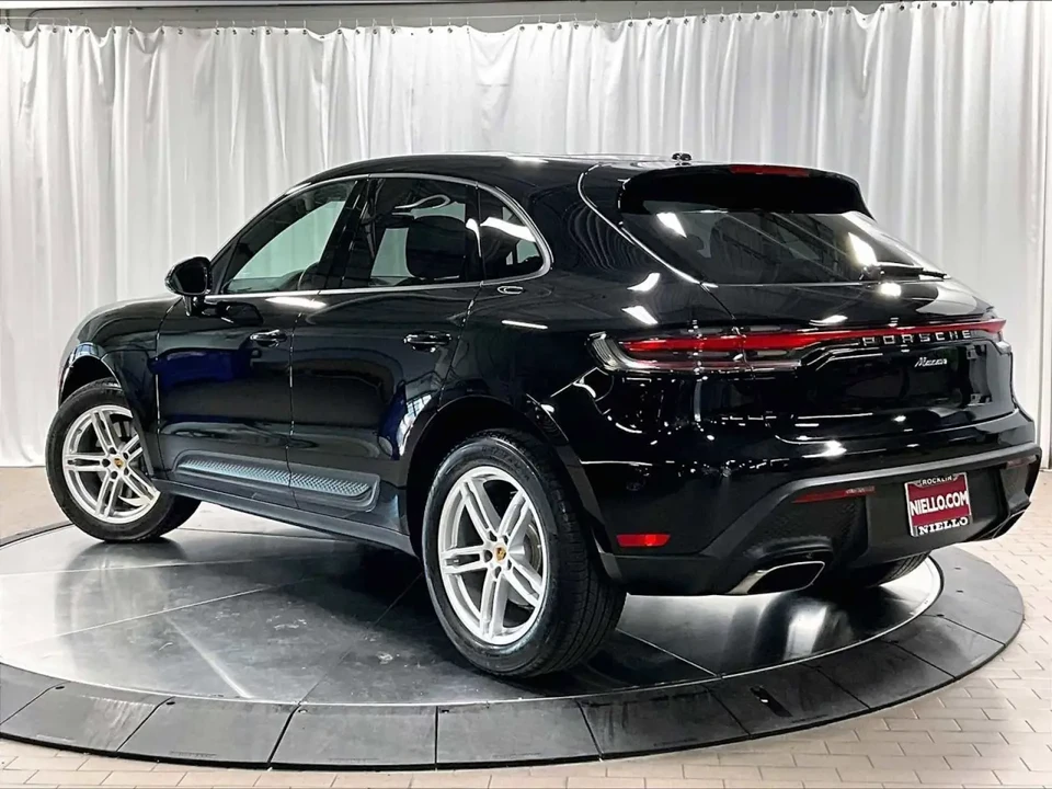 2025 Porsche Macan - Image 3 of 13