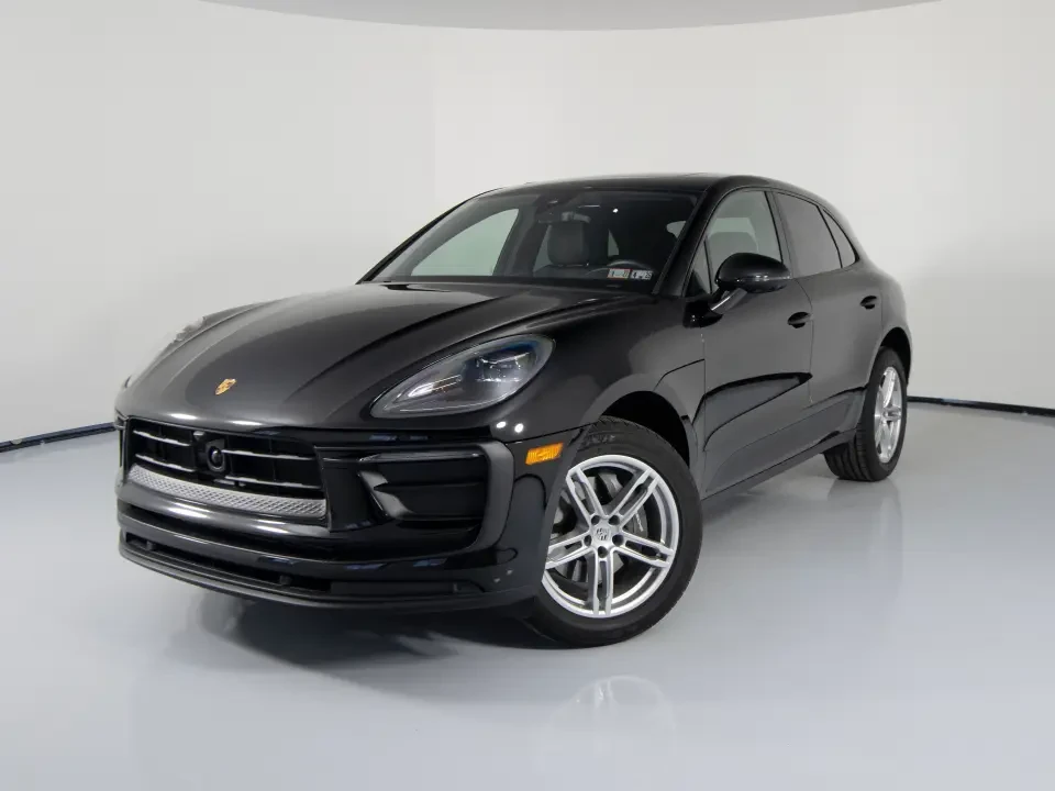 2025 Porsche Macan - Image 11 of 13