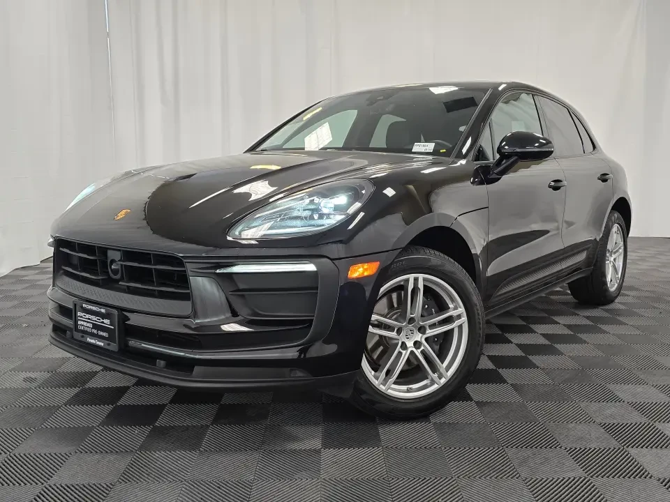 2025 Porsche Macan - Image 12 of 13