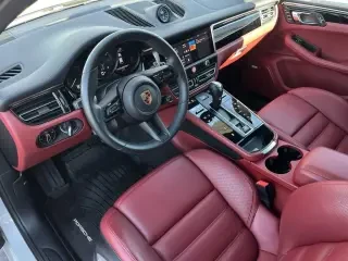 2025 Porsche Macan - Image 4 of 4