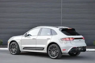 2025 Porsche Macan - Image 3 of 4