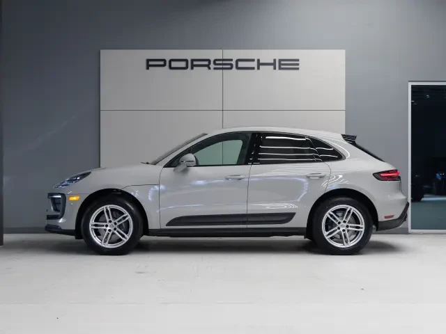 2025 Porsche Macan - Image 2 of 5