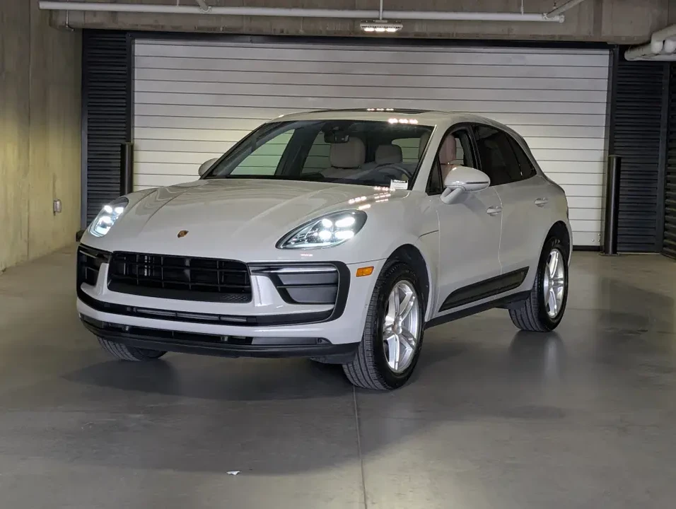 2025 Porsche Macan - Image 5 of 5