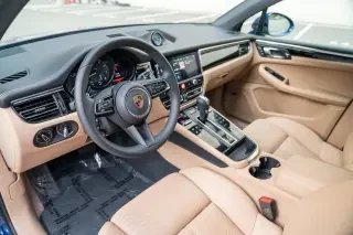 2025 Porsche Macan - Image 4 of 4