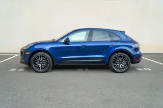 2025 Porsche Macan - Image 2 of 4