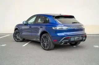 2025 Porsche Macan - Image 3 of 4