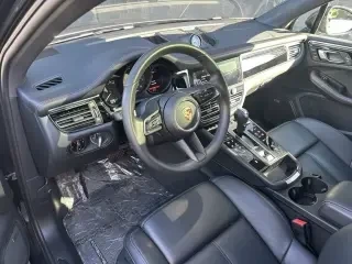 2025 Porsche Macan - Image 4 of 4