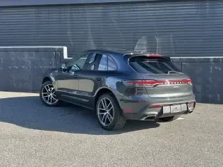 2025 Porsche Macan - Image 3 of 4