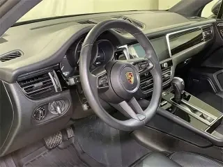 2025 Porsche Macan - Image 4 of 4